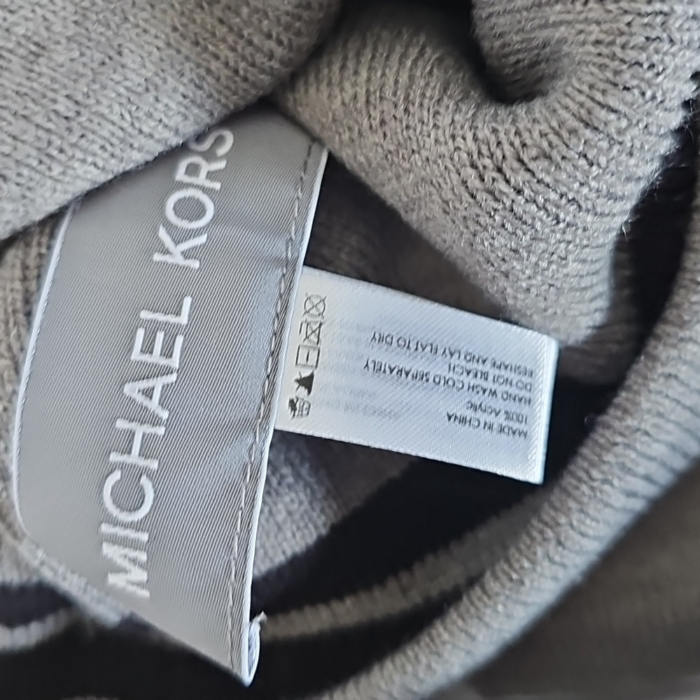 NWT Michael Kors Scarf and Hat Set Gray Black Knit Gift Box Accessory Set Unisex - Picture 6 of 6